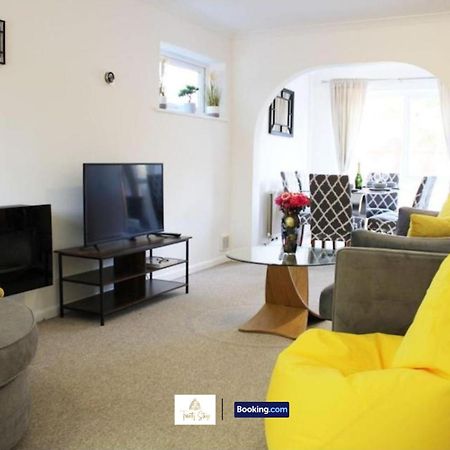 4 Bedroom House With Parking Near City Centre By Trinity Stays Short Lets & Serviced Accommodation Cambridge エクステリア 写真