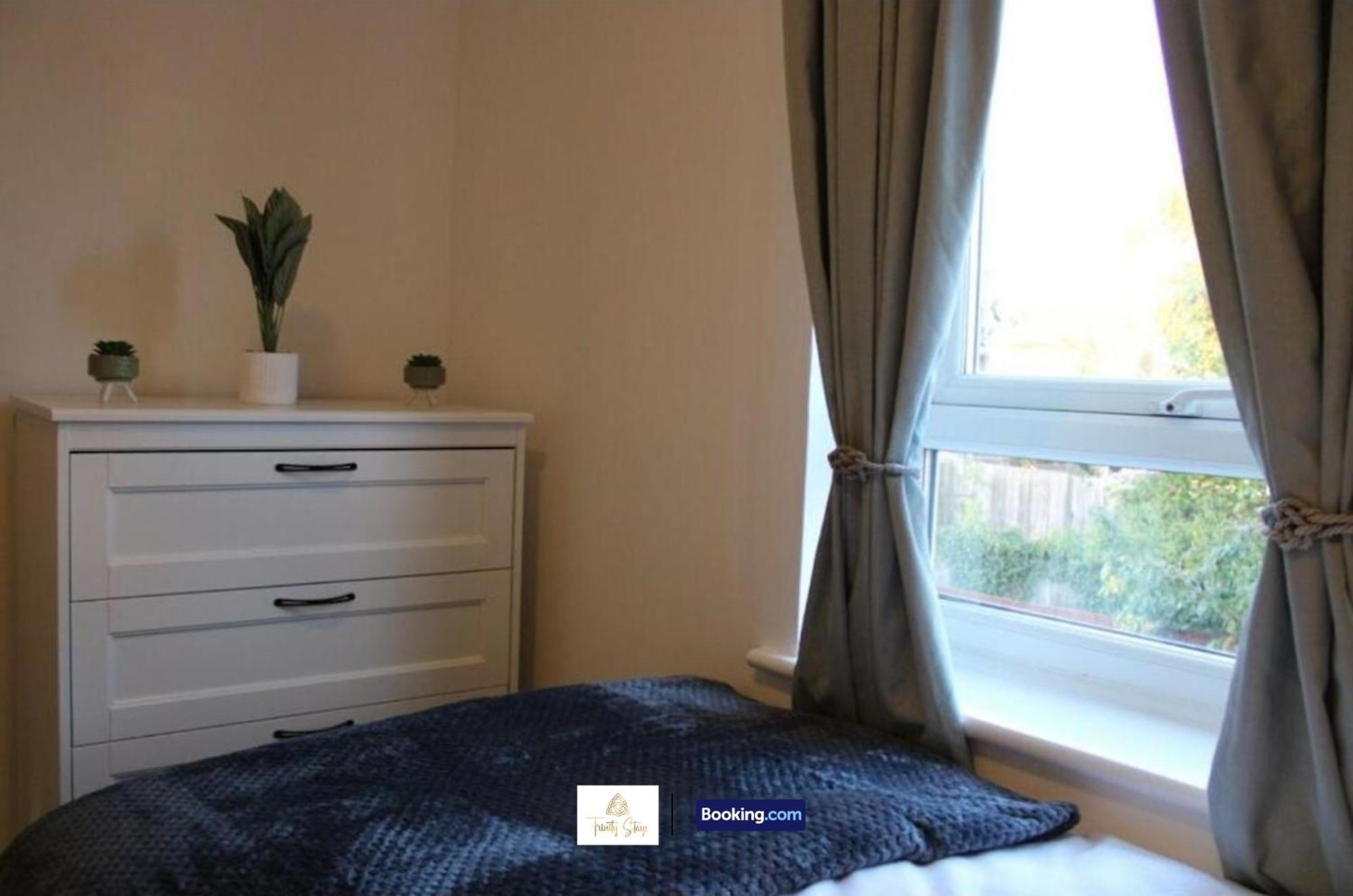 4 Bedroom House With Parking Near City Centre By Trinity Stays Short Lets & Serviced Accommodation Cambridge エクステリア 写真