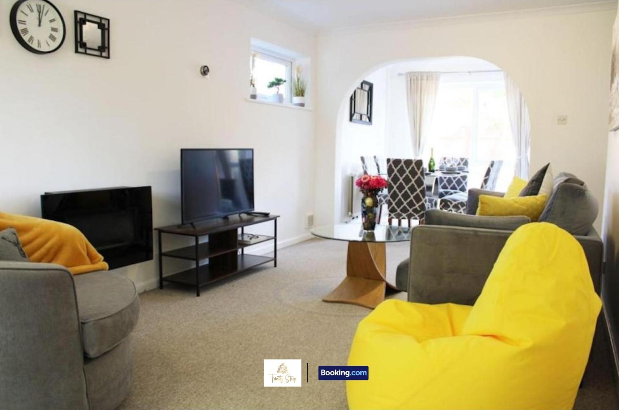 4 Bedroom House With Parking Near City Centre By Trinity Stays Short Lets & Serviced Accommodation Cambridge エクステリア 写真